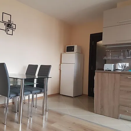 Apartment Lazur Lounge In Burgas